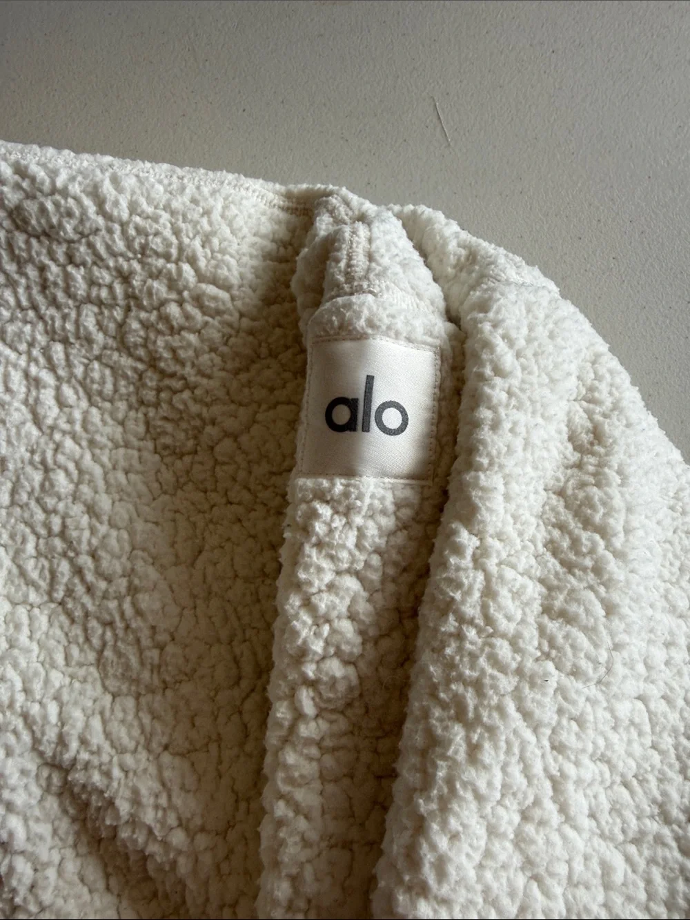 Alo Yoga Cozy Sherpa Half-Zip Jacket in Ivory
